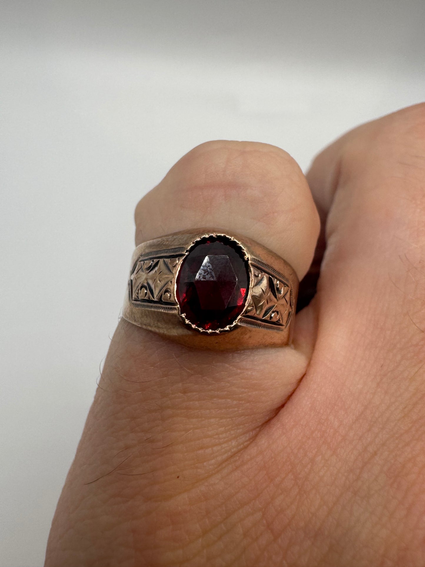 9ct rose gold garnet ring