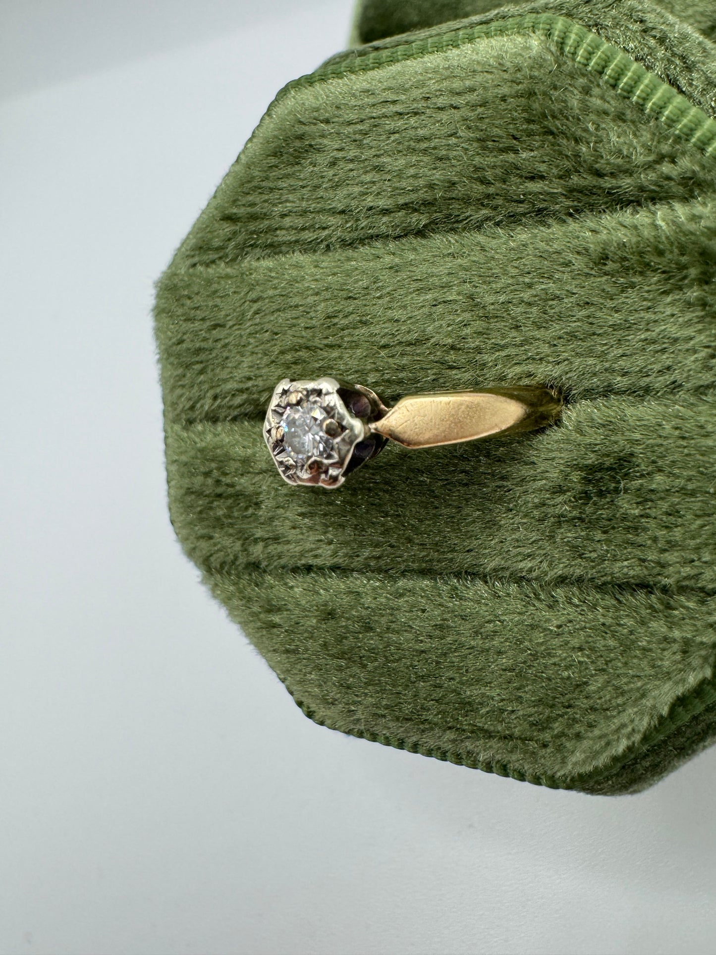 9ct gold diamond ring