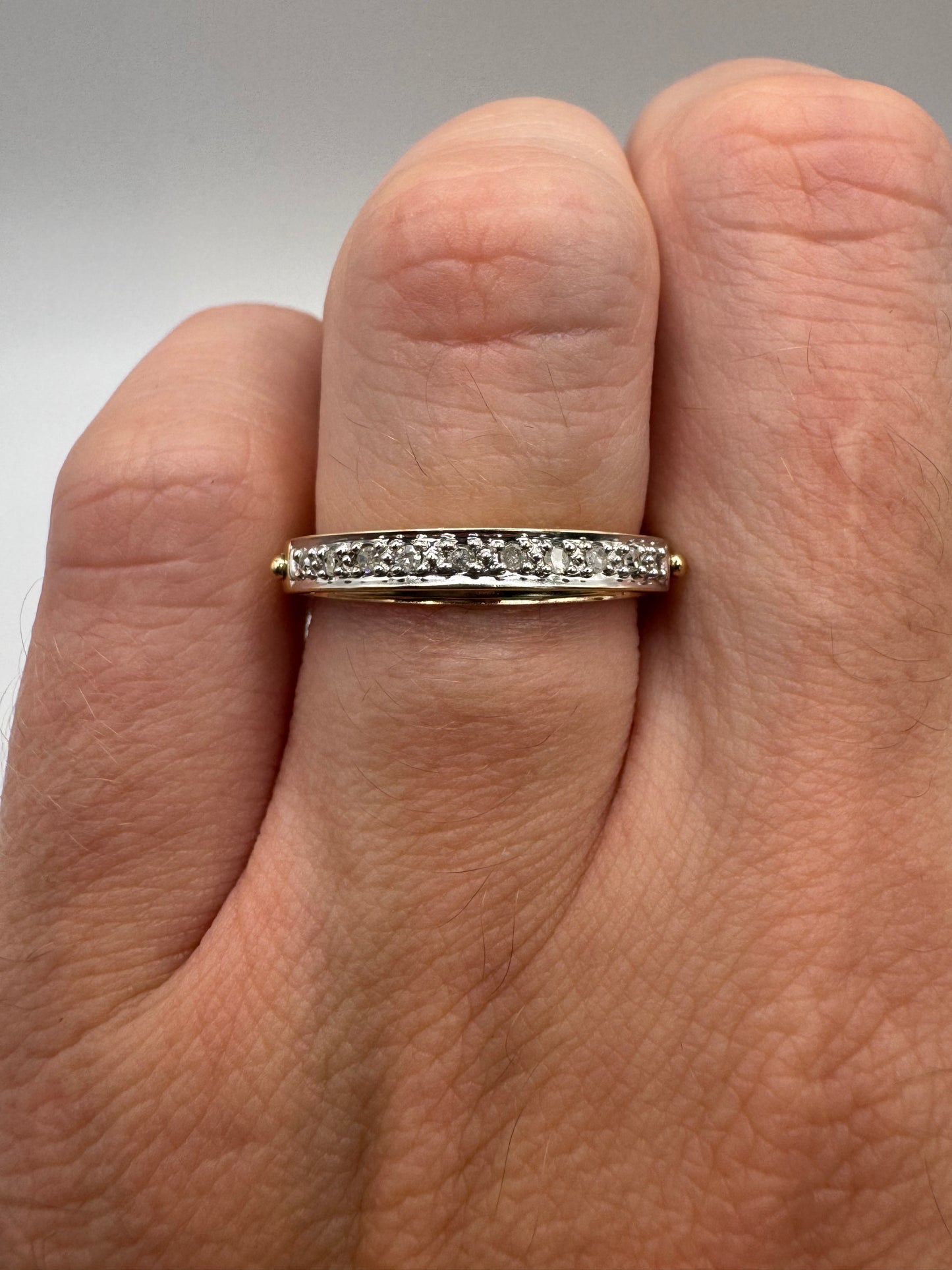 9ct gold diamond ring