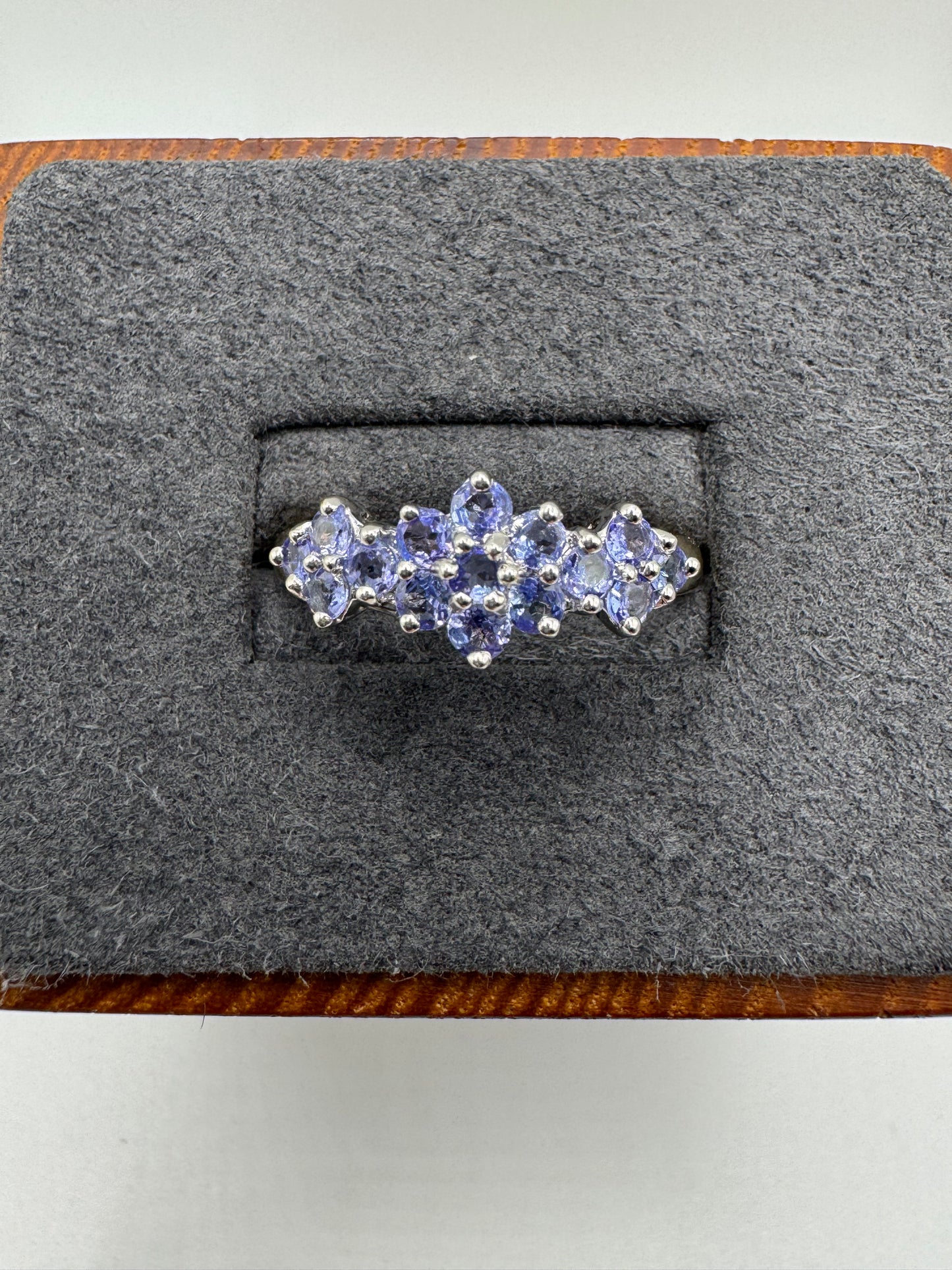 9ct gold tanzanite cluster ring