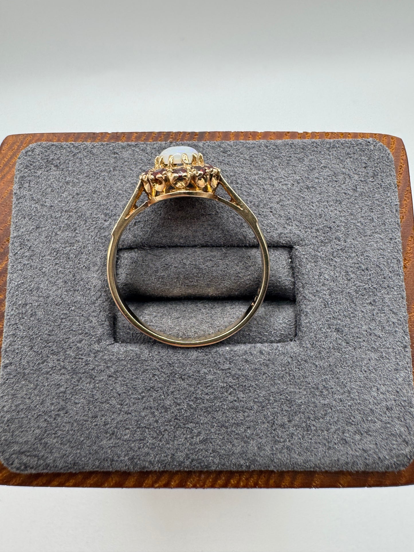 9ct gold opal and garnet ring
