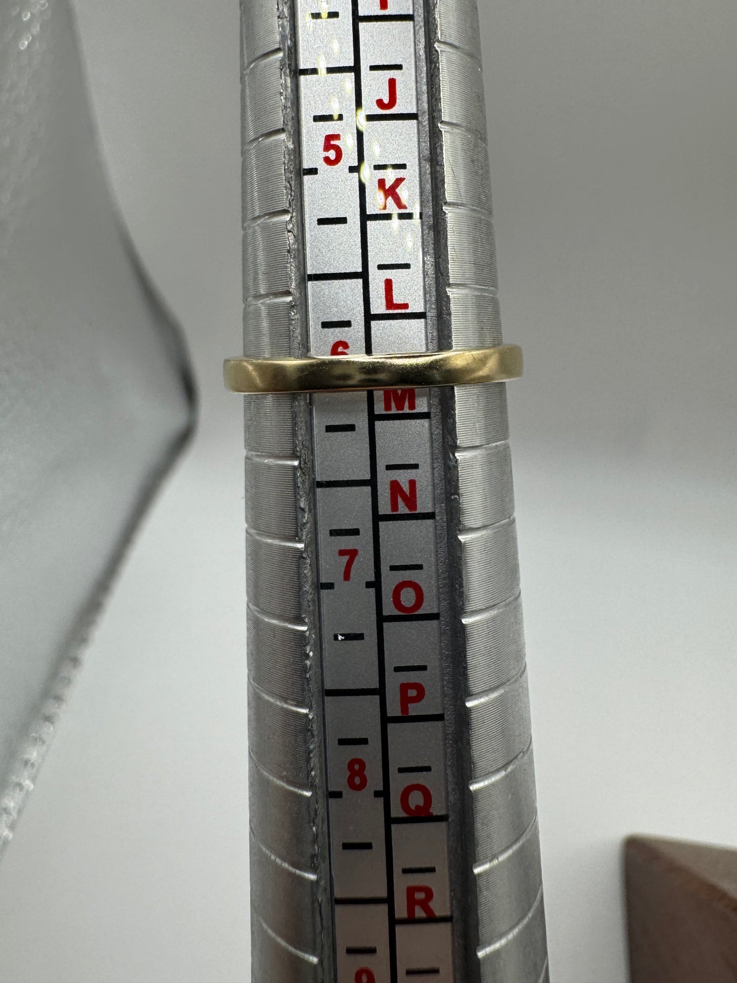 9ct gold kyanite and diamond ring