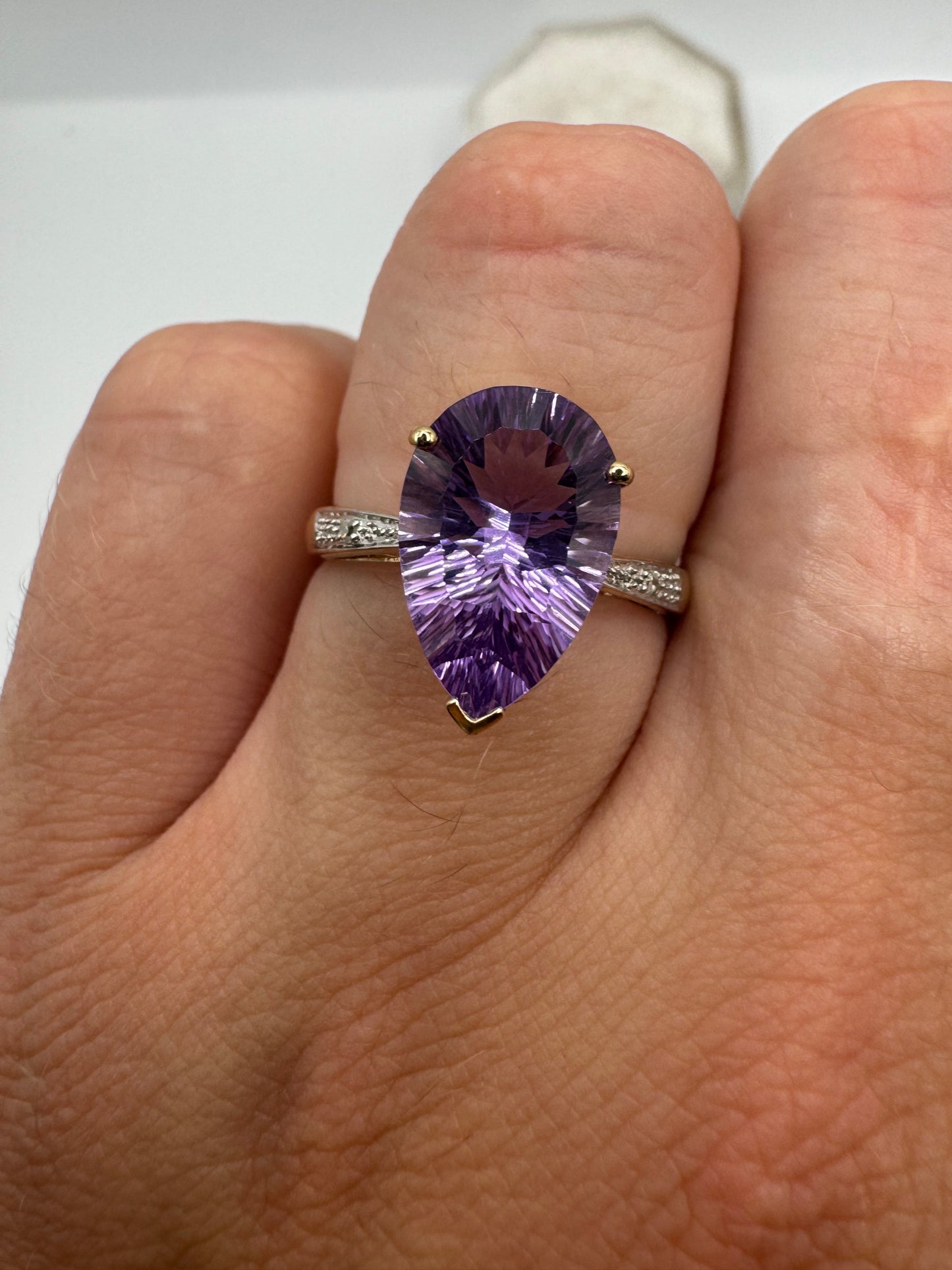 9ct gold amethyst and diamond ring