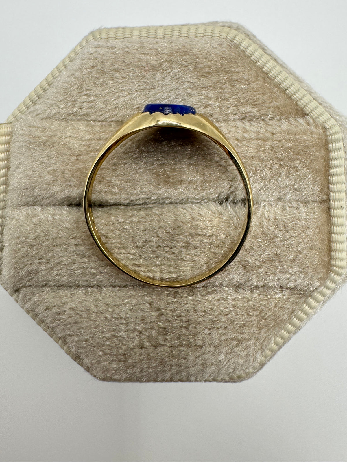 9ct gold lapis lazuli signet ring