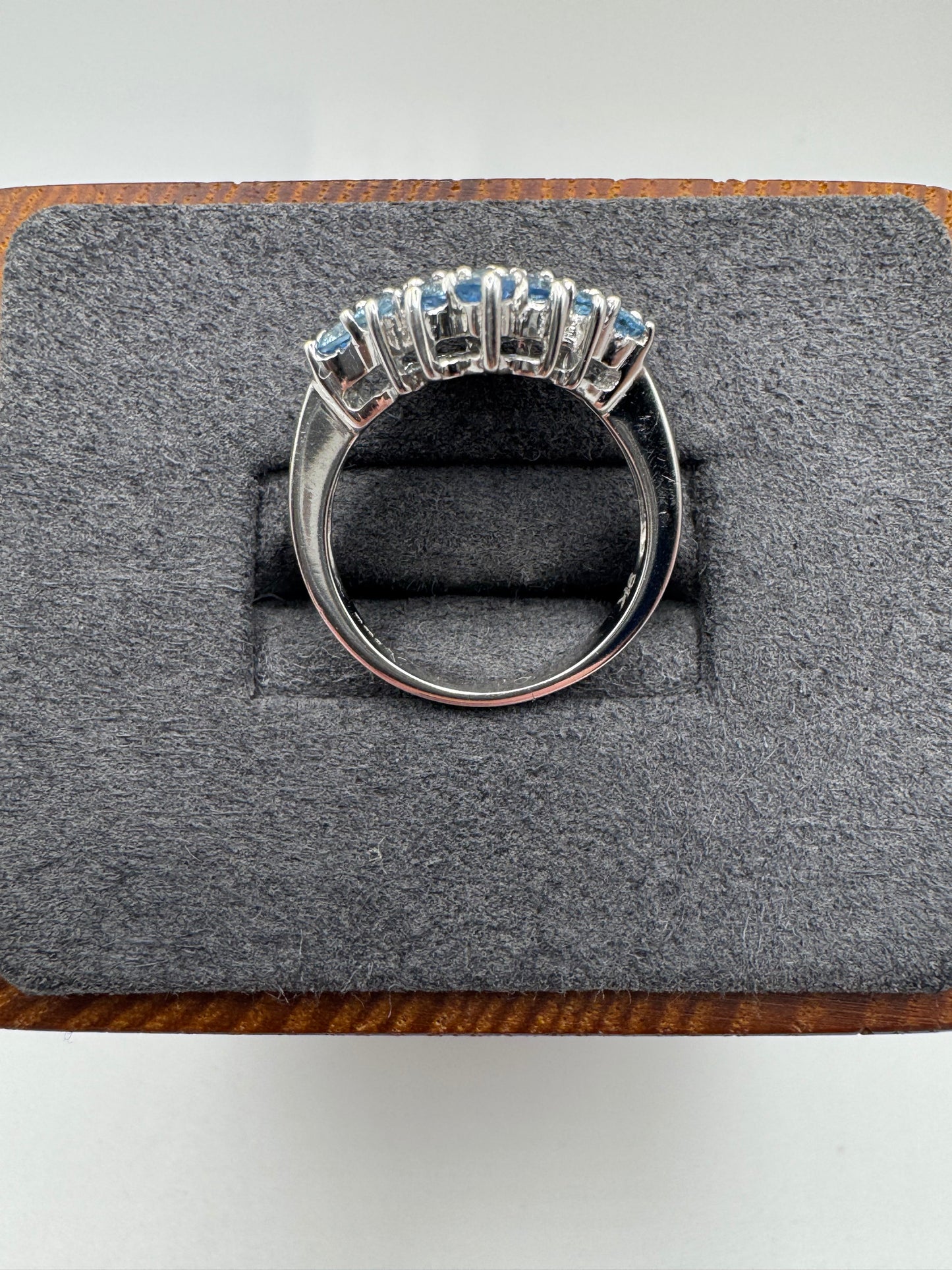 9ct white gold topaz cluster ring