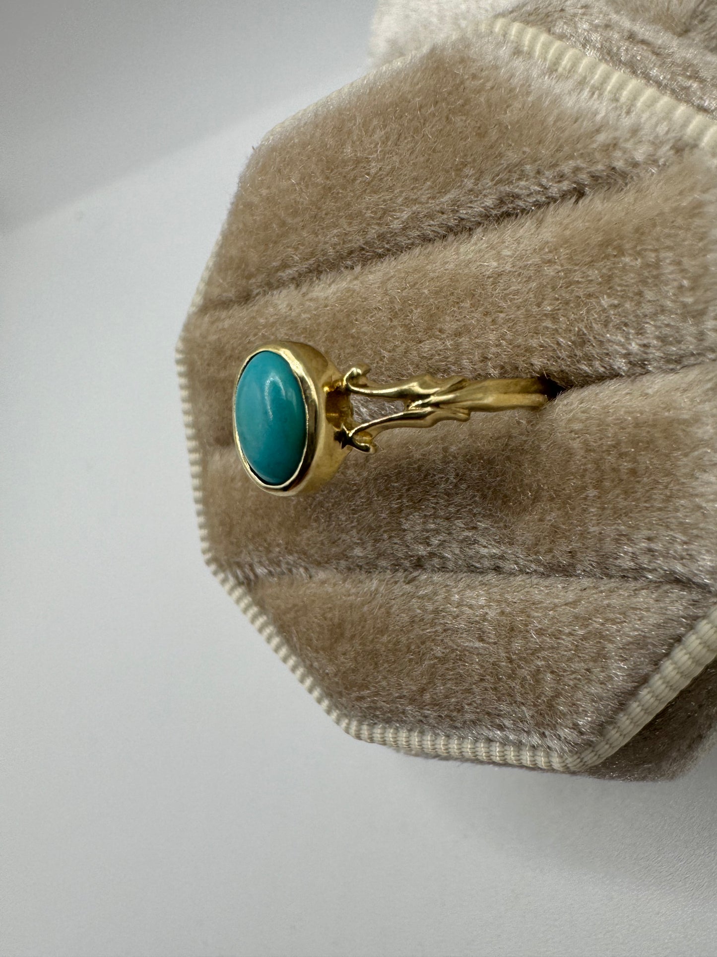 9ct gold turquoise ring