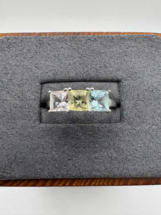 9ct white gold multi-coloured topaz ring