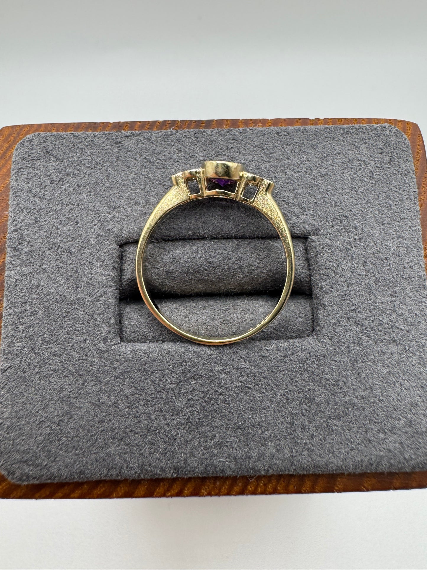 9ct gold amethyst and diamond ring