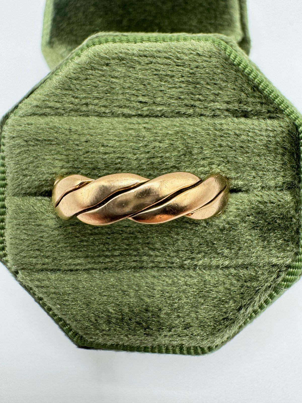 Heavy vintage 9ct gold weave band