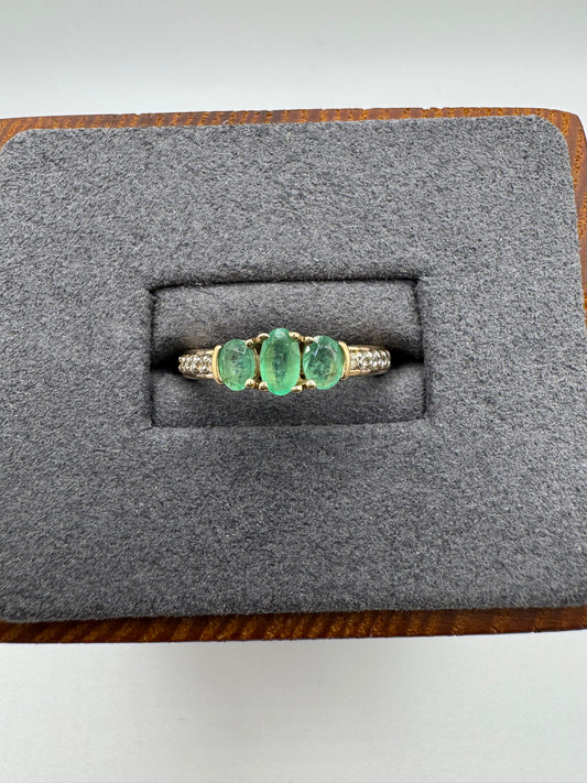 9ct gold emerald and diamond ring