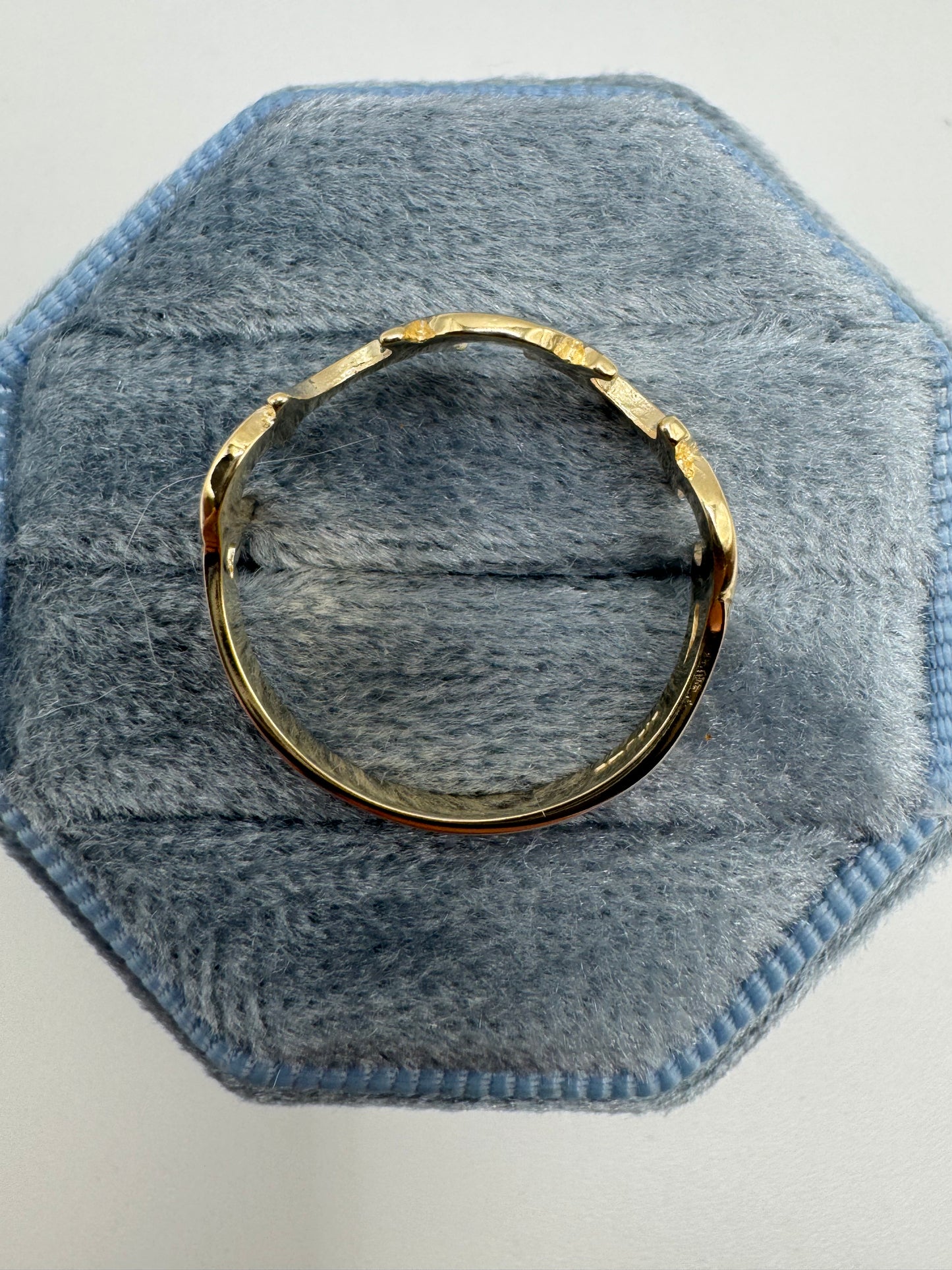 9ct gold horseshoe band