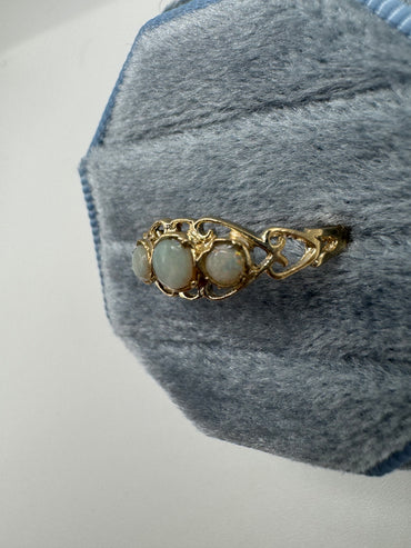 9ct gold opal ring