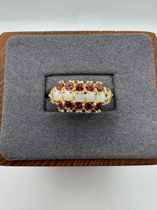 9ct gold opal and garnet ring