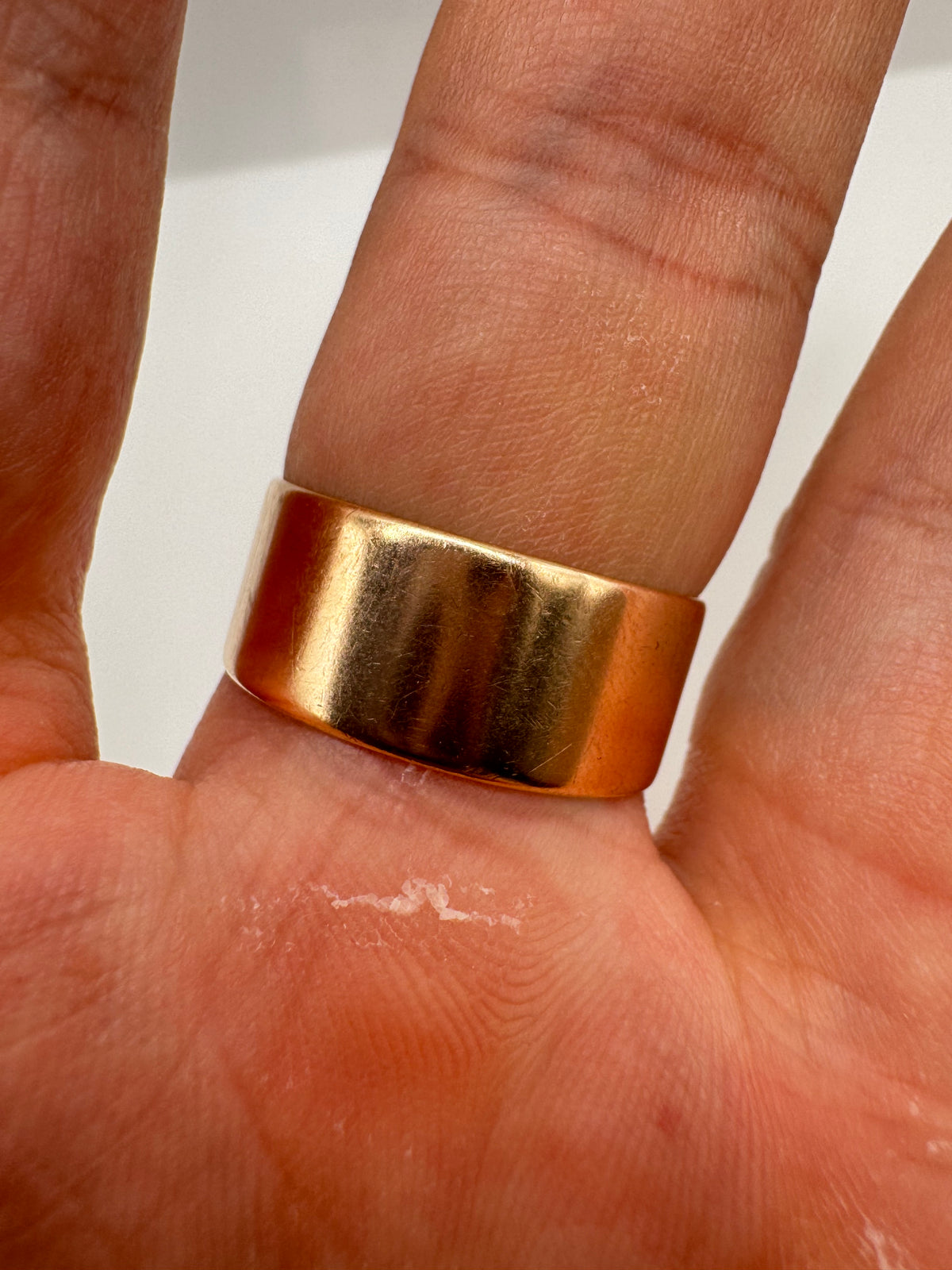 Heavy 9ct rose gold cigar band