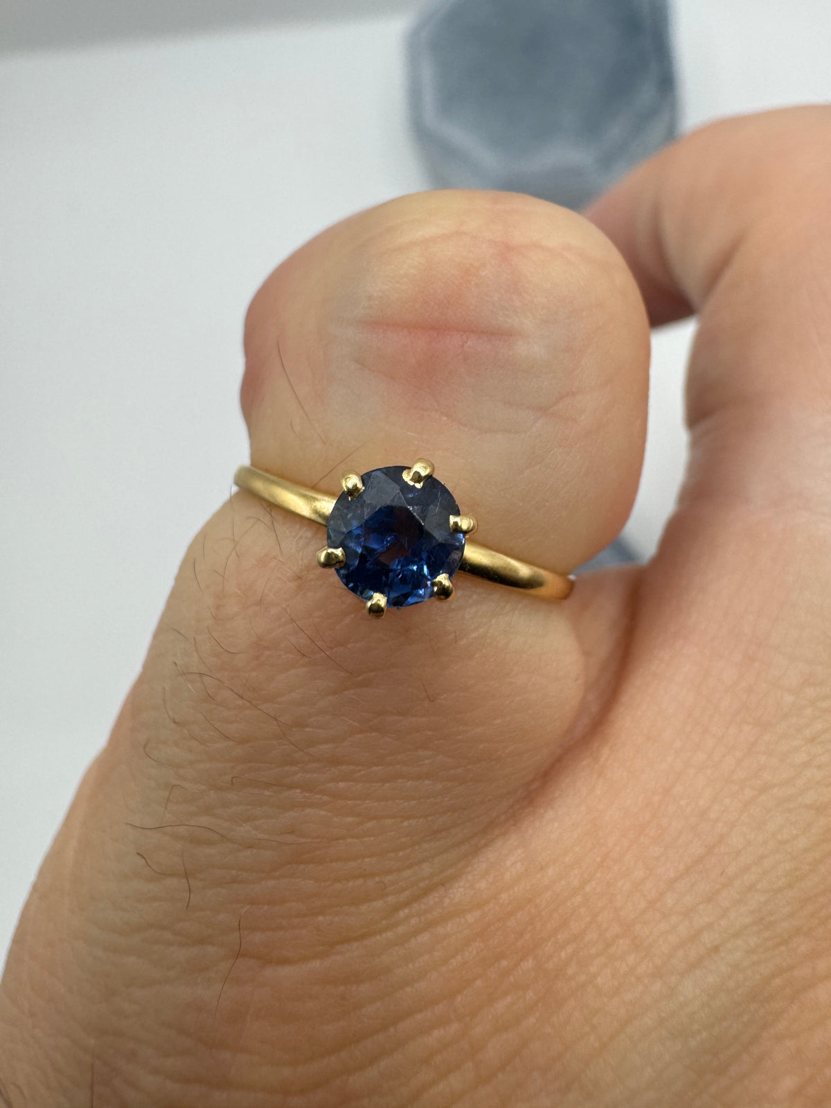 9ct gold sapphire ring