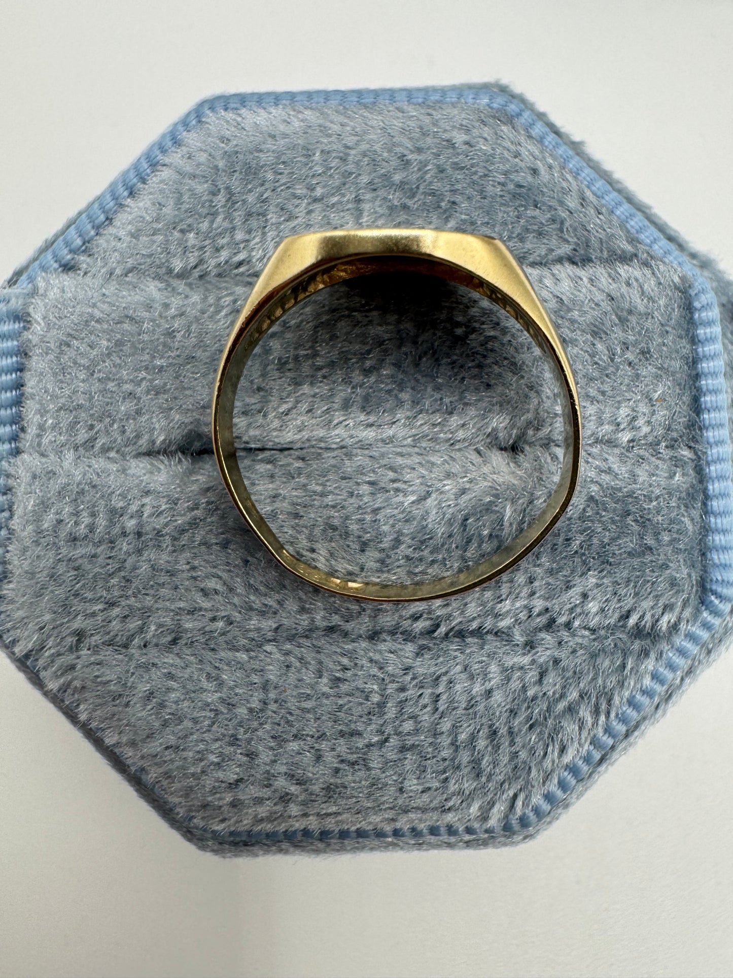 9ct gold signet ring