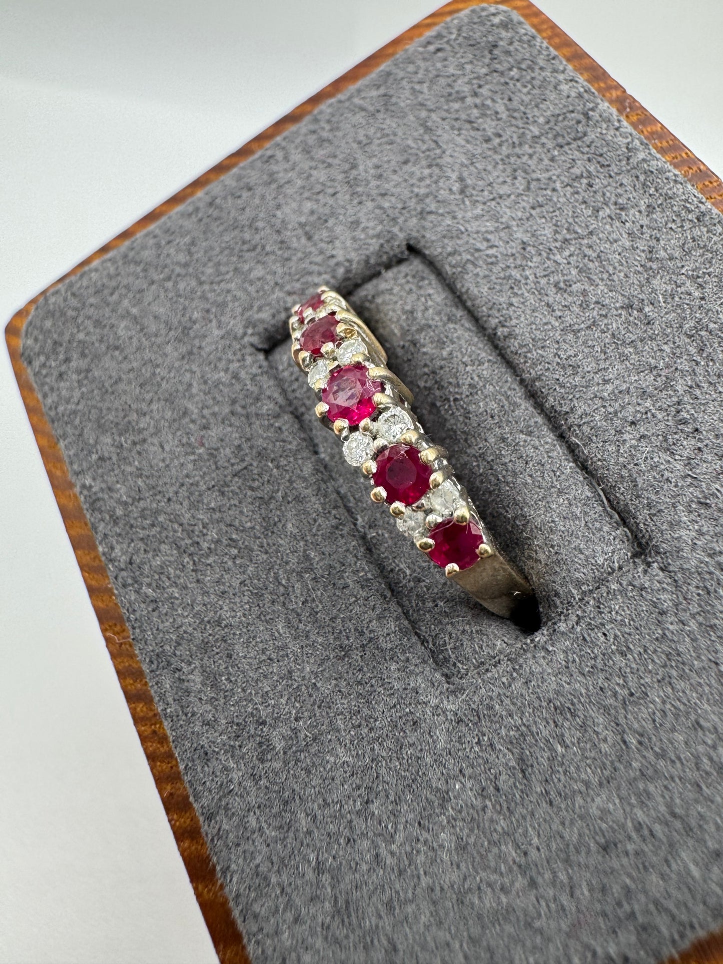 18ct gold ruby and diamond ring