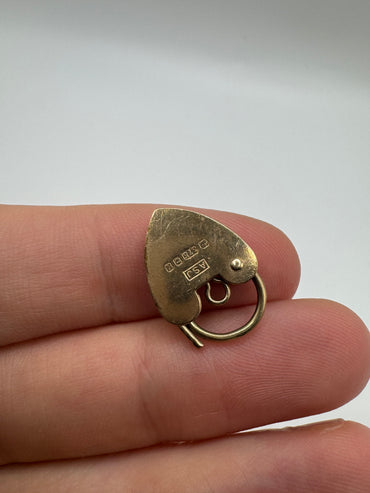 9ct gold padlock 40