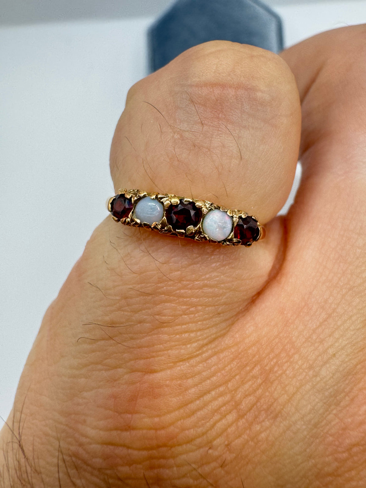 9ct gold garnet and opal ring