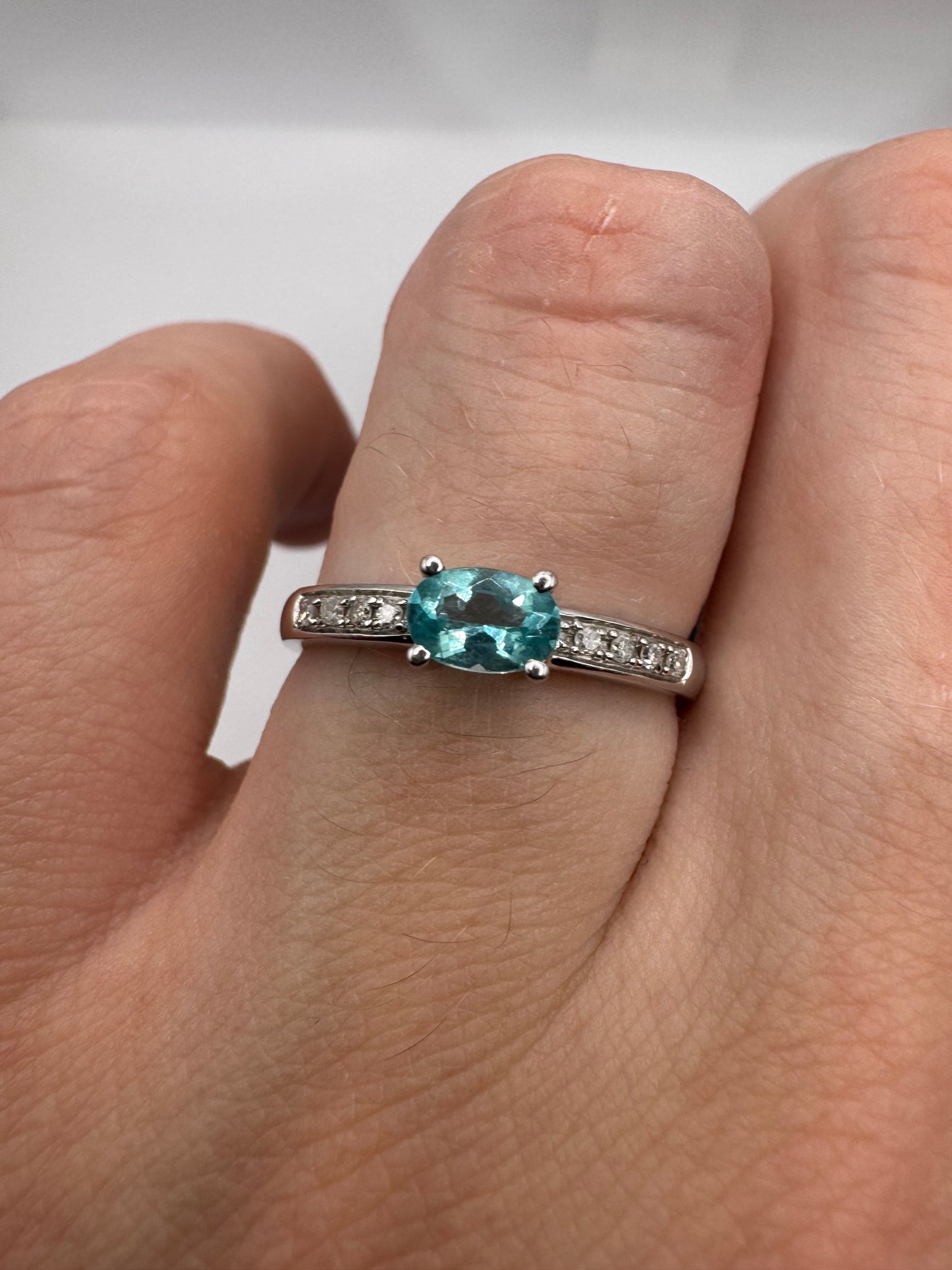 9ct white gold apatite and diamond ring
