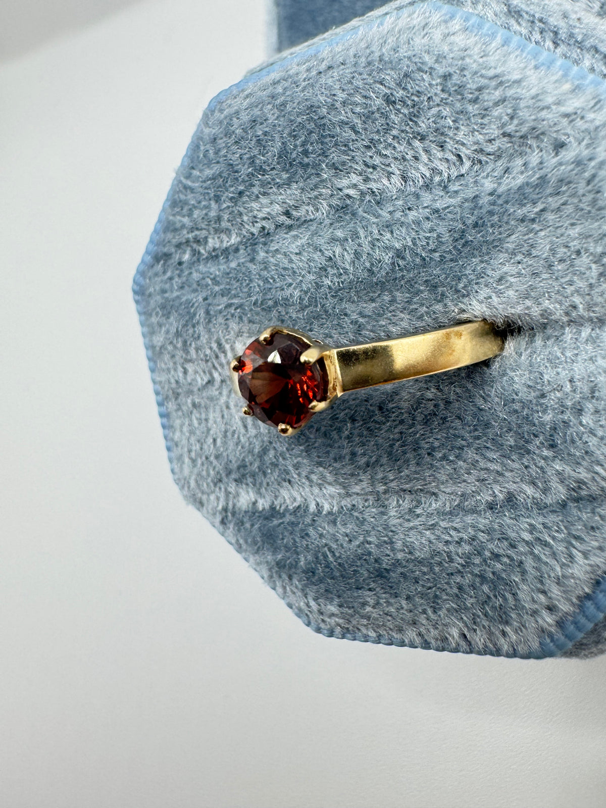 9ct gold topaz ring