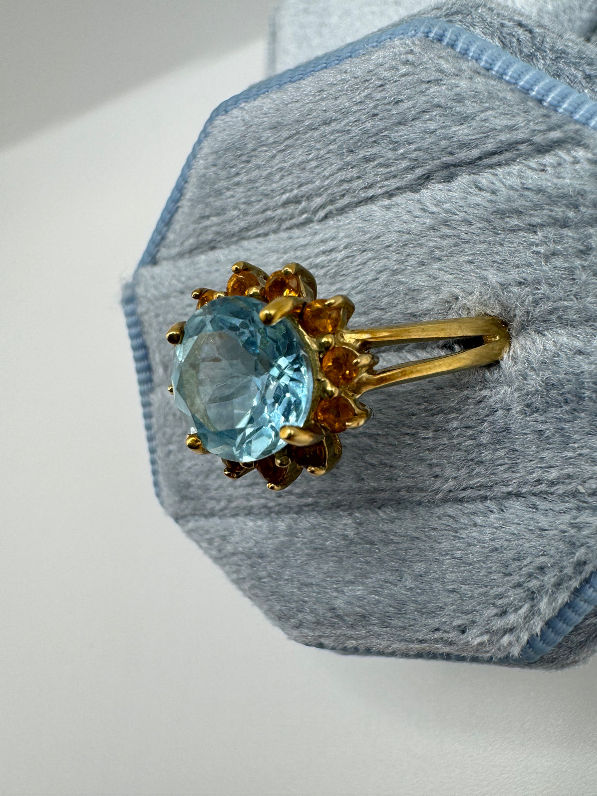 Heavy 9ct gold topaz and citrine cluster ring