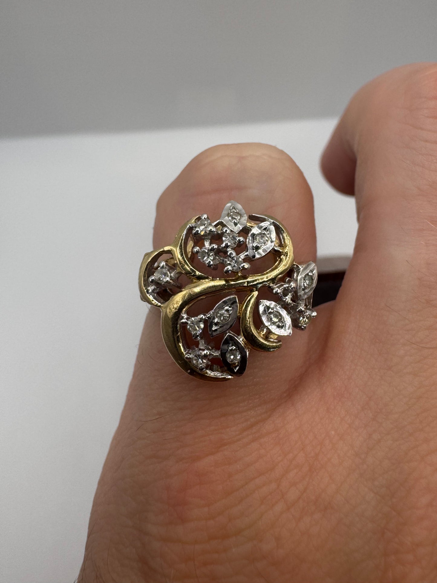 Heavy 9ct gold diamond cluster ring