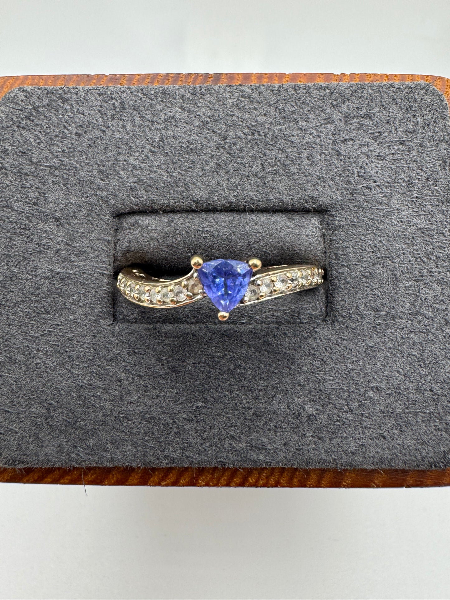 9ct gold tanzanite and zircon ring