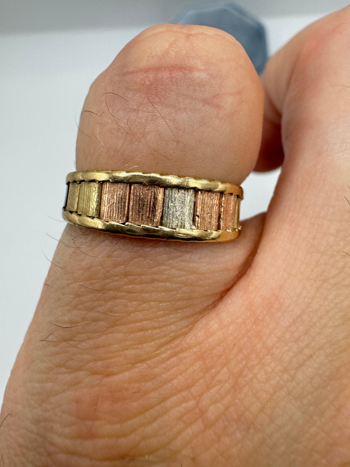 9ct tri-gold ring