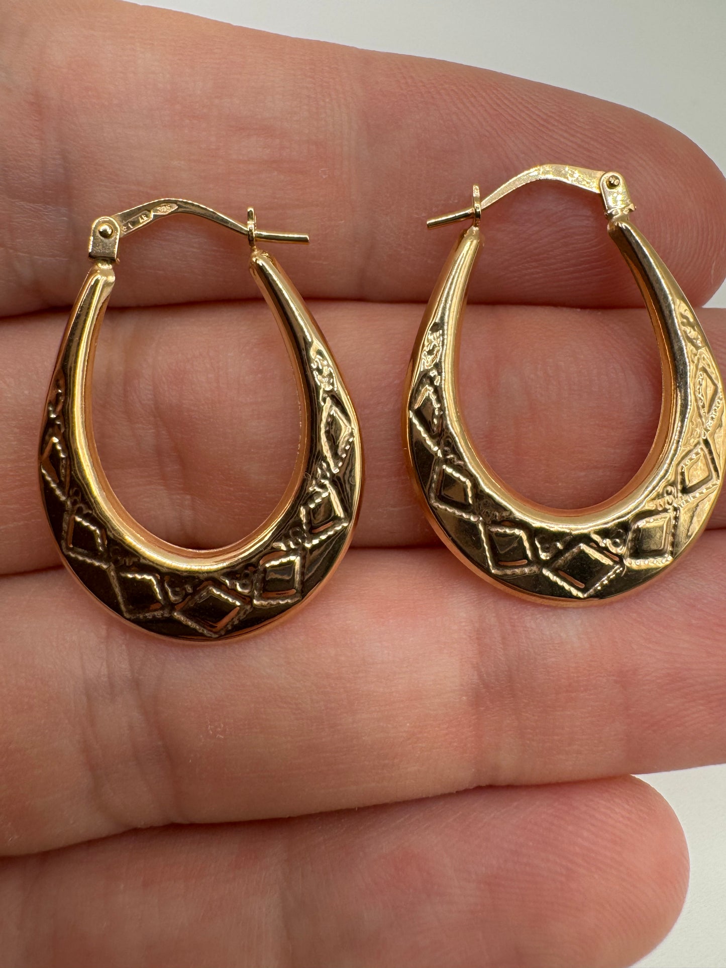 9ct gold patterned creole earrings