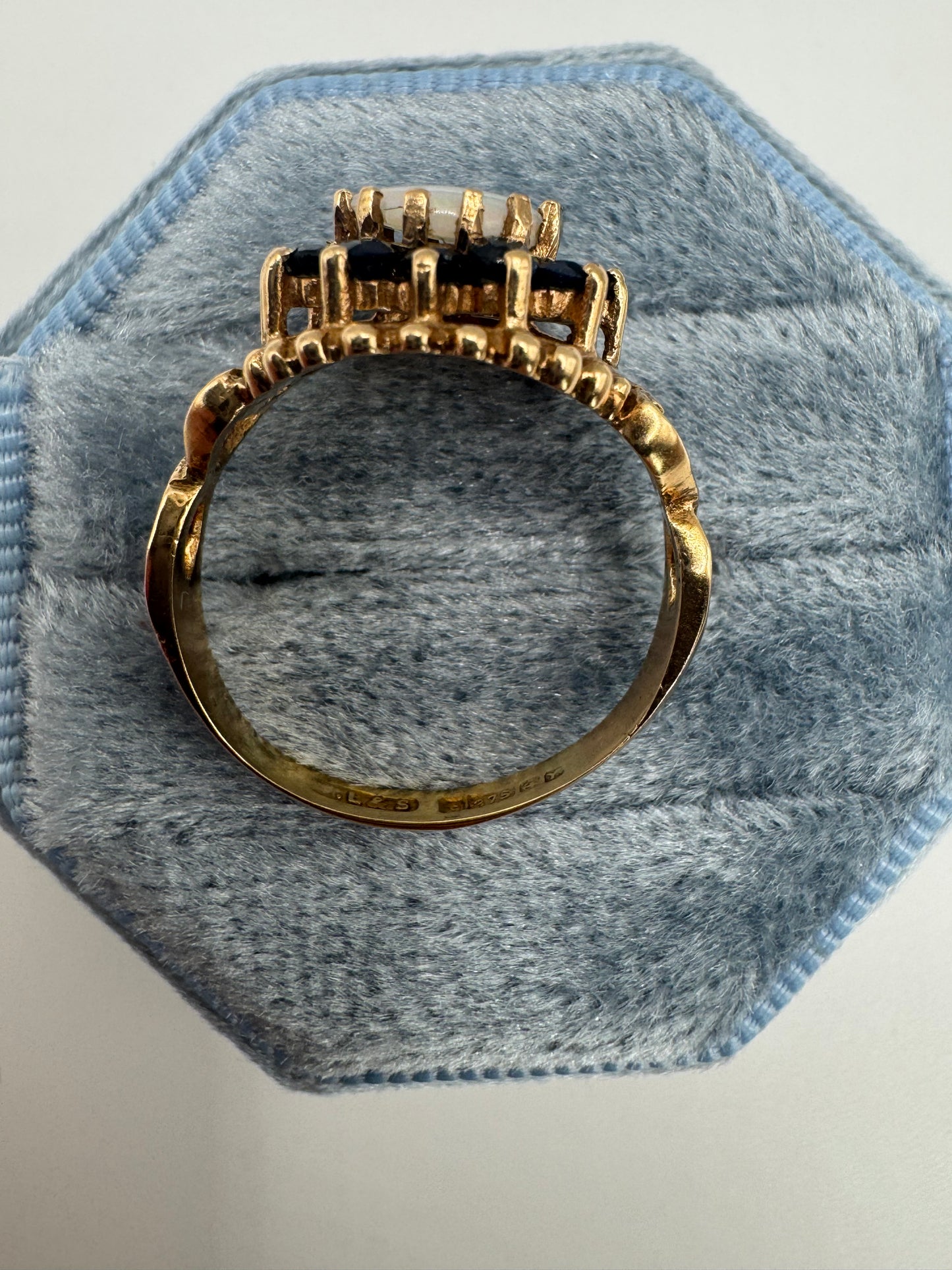9ct gold opal and sapphire ring