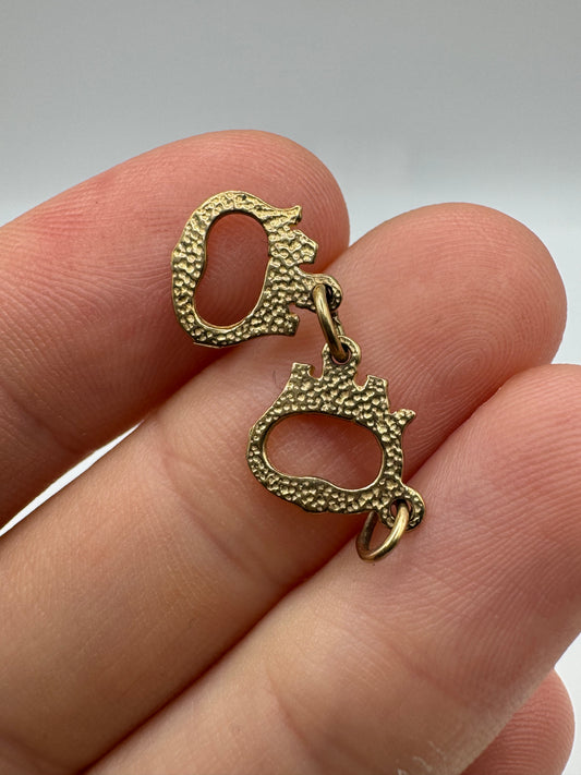 9ct gold handcuffs charm