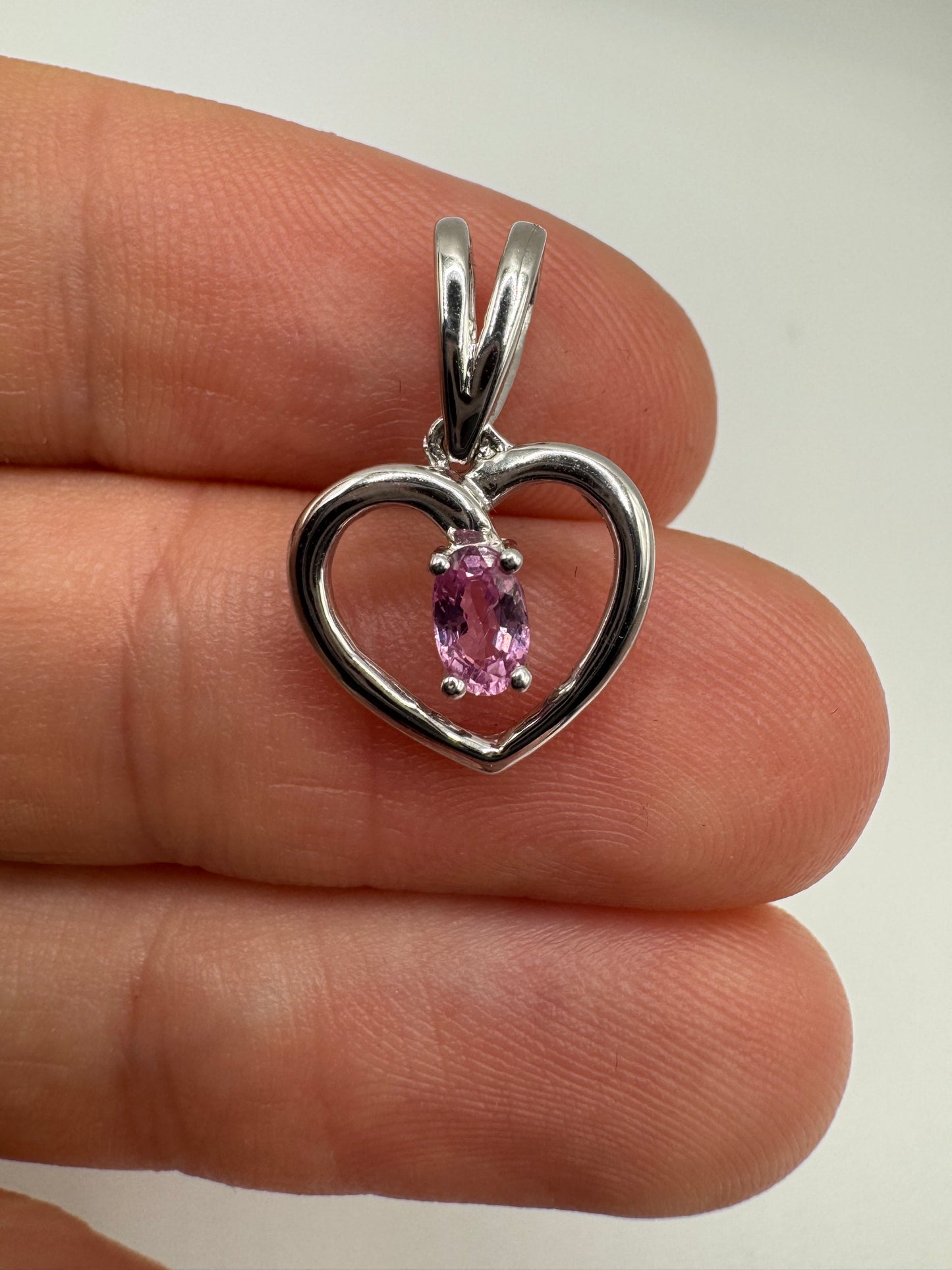 9ct white gold pink sapphire pendant