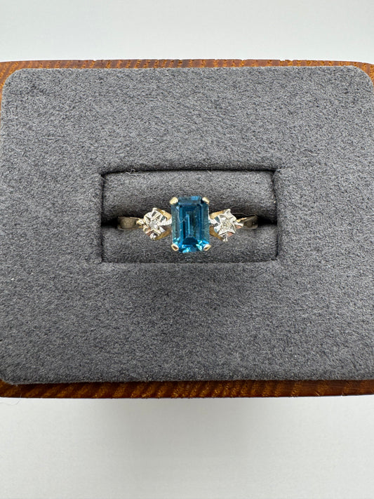 9ct gold topaz and diamond ring