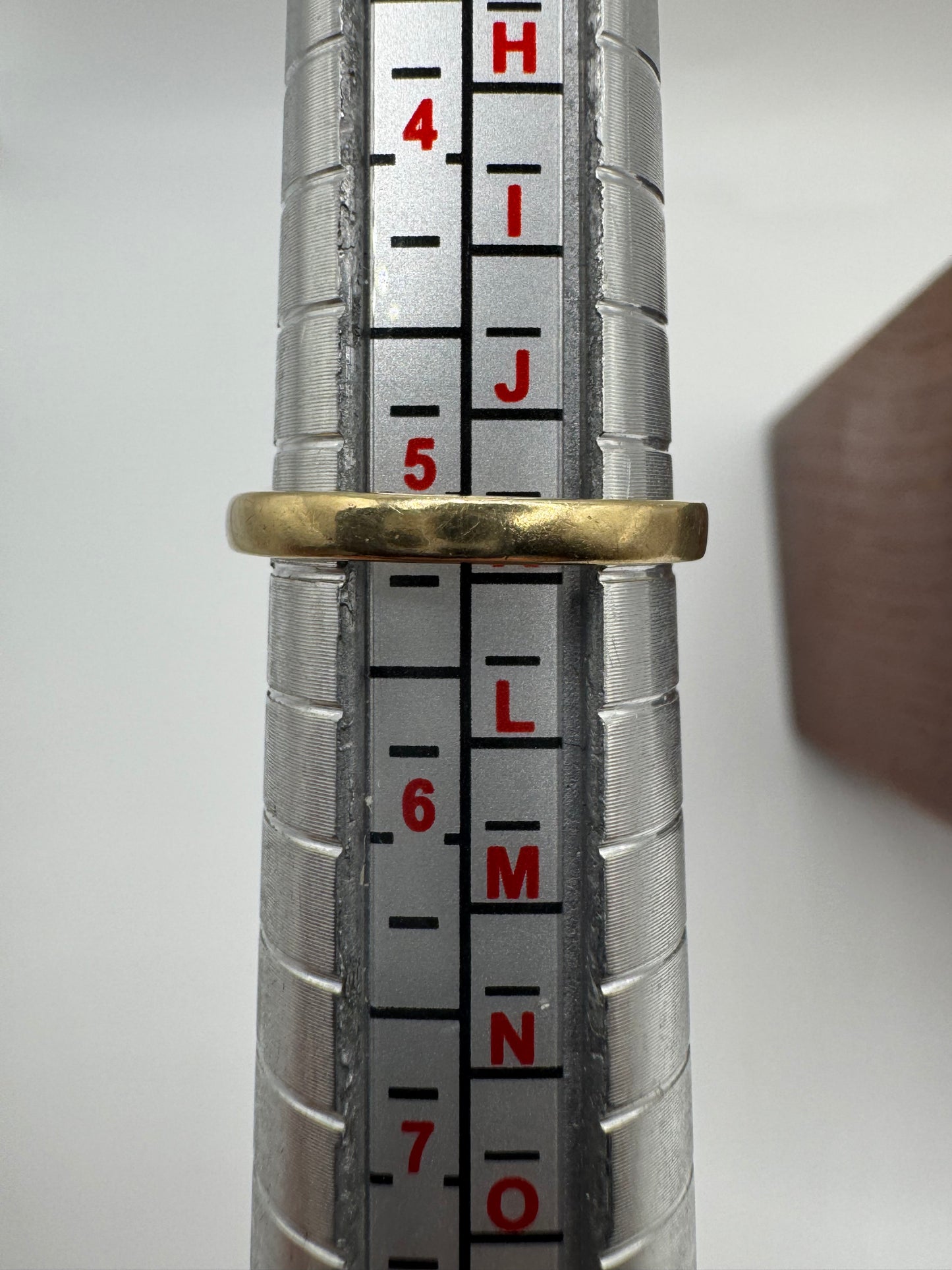 9ct gold green agate and diamond ring