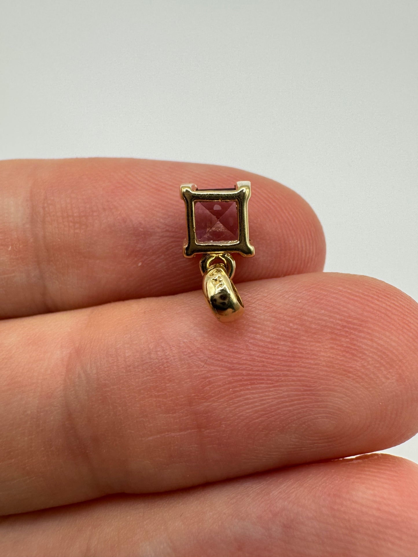 9ct gold amethyst pendant