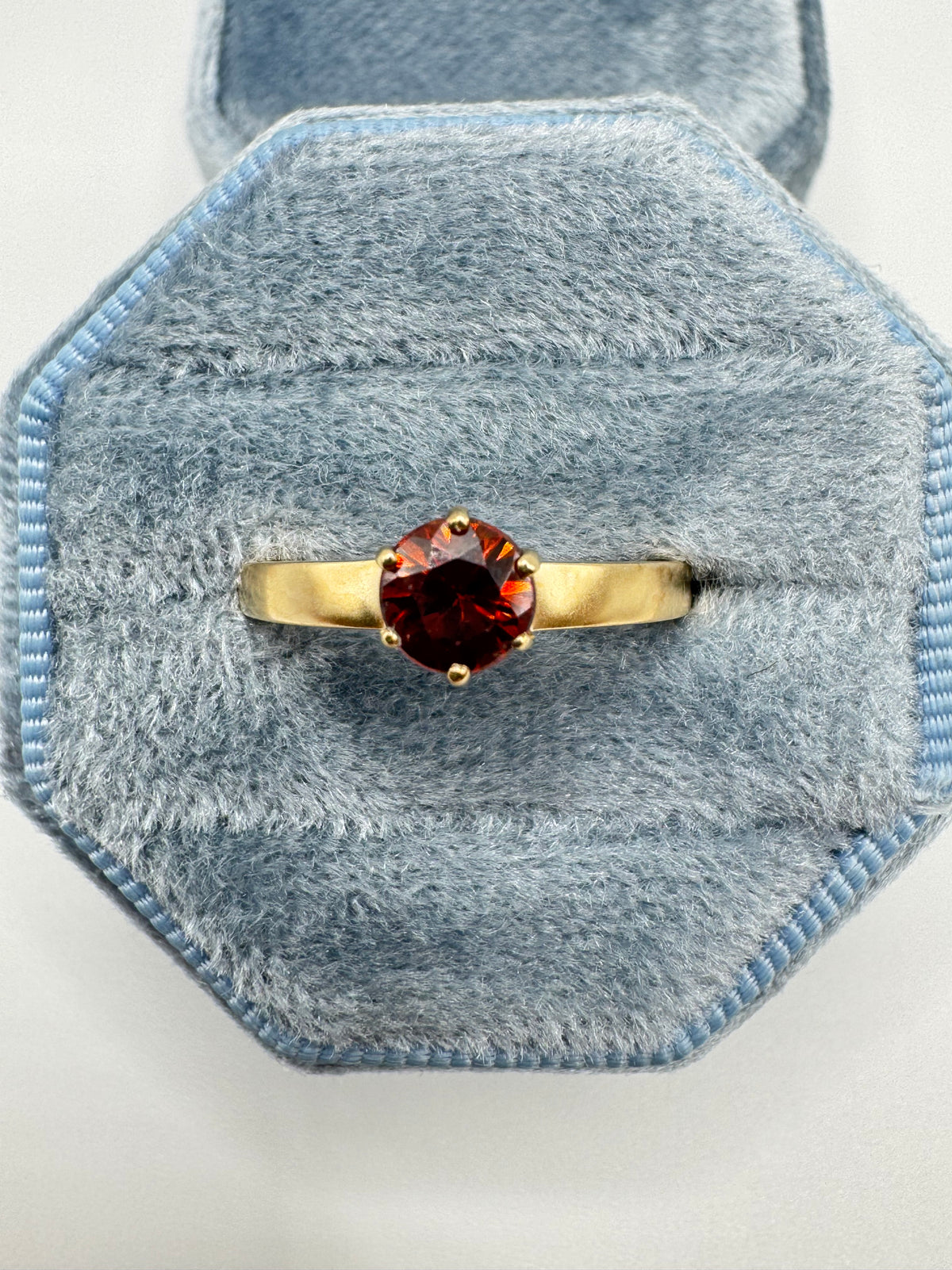 9ct gold topaz ring