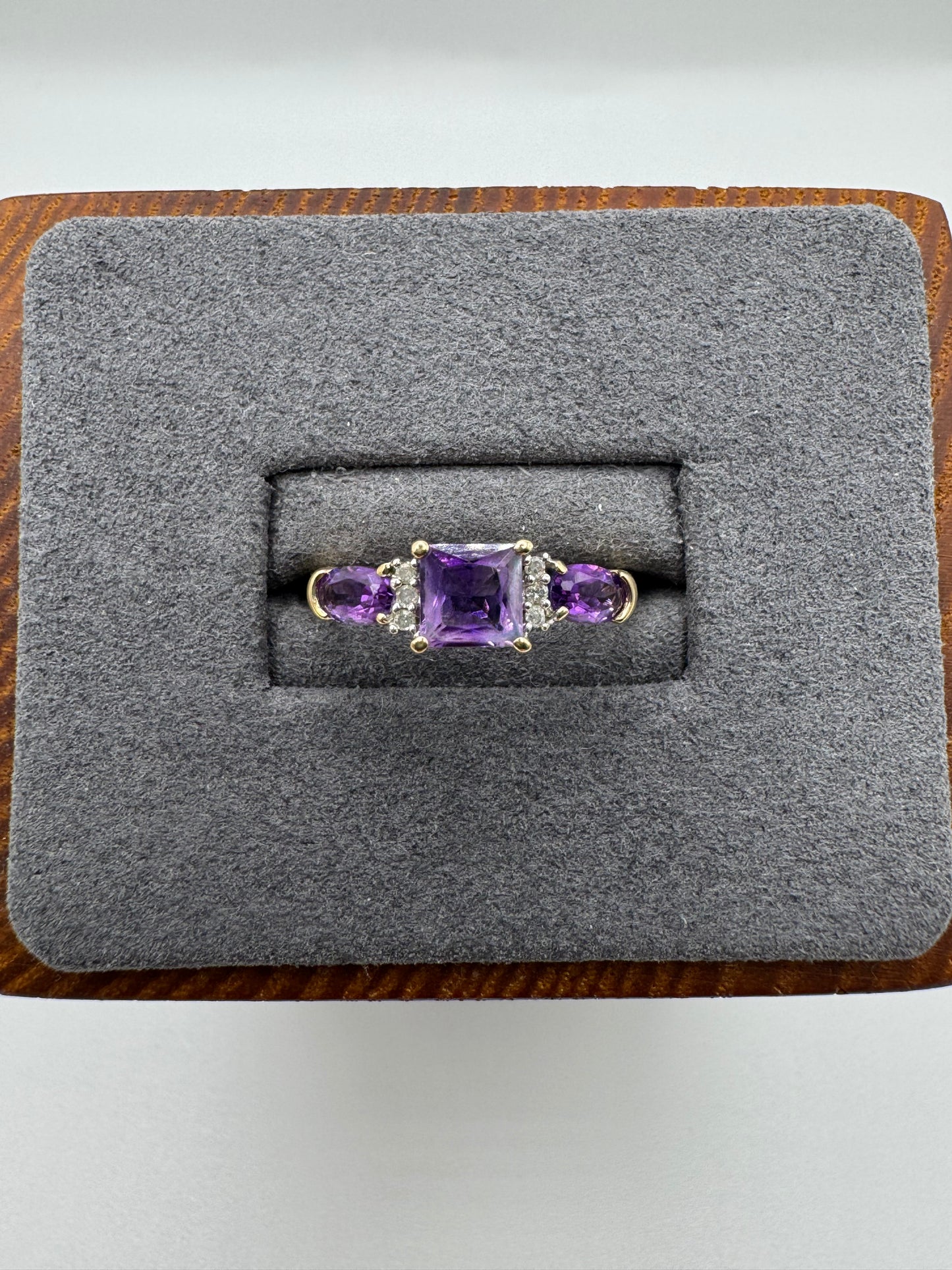 9ct gold amethyst and diamond ring