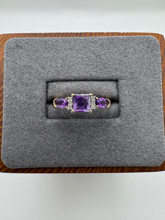 9ct gold amethyst and diamond ring