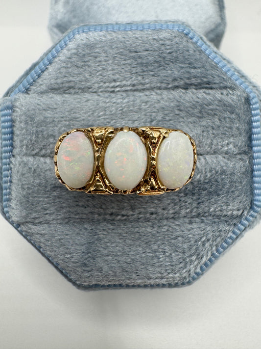 9ct gold opal ring