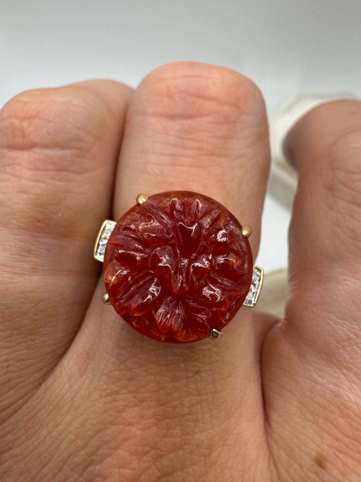 14ct gold carved jade and diamond ring