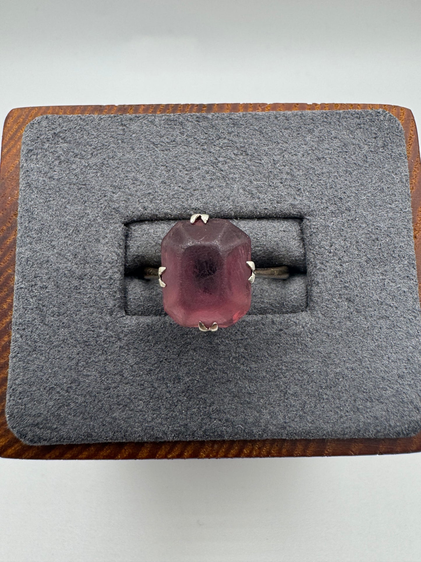 Antique 9ct gold paste ring