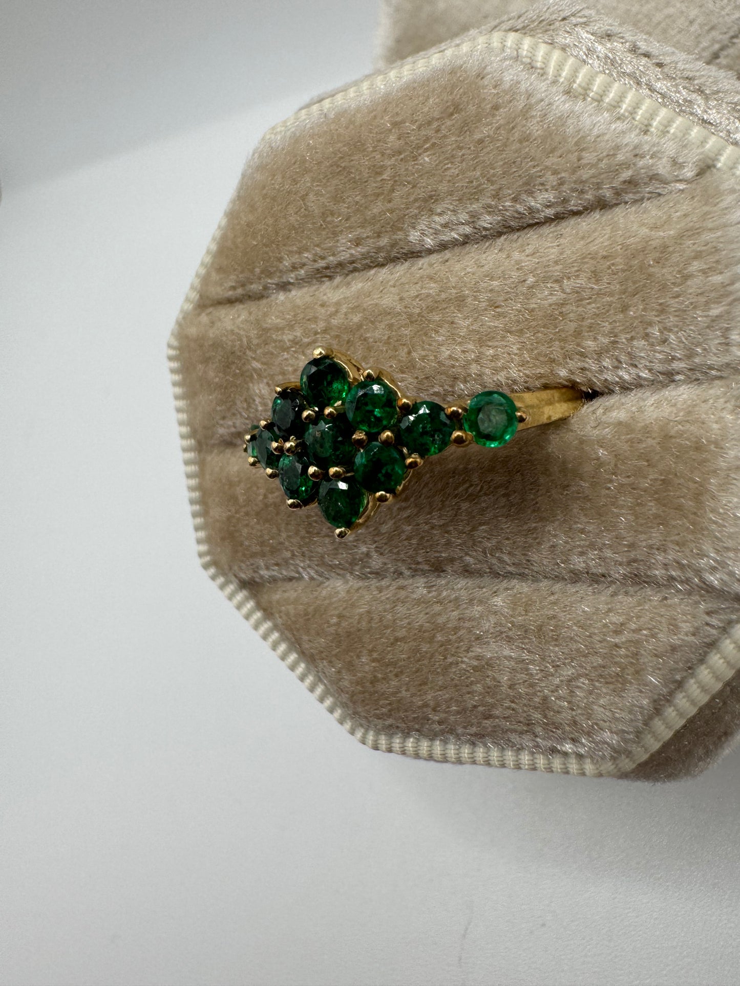 9ct gold emerald cluster ring