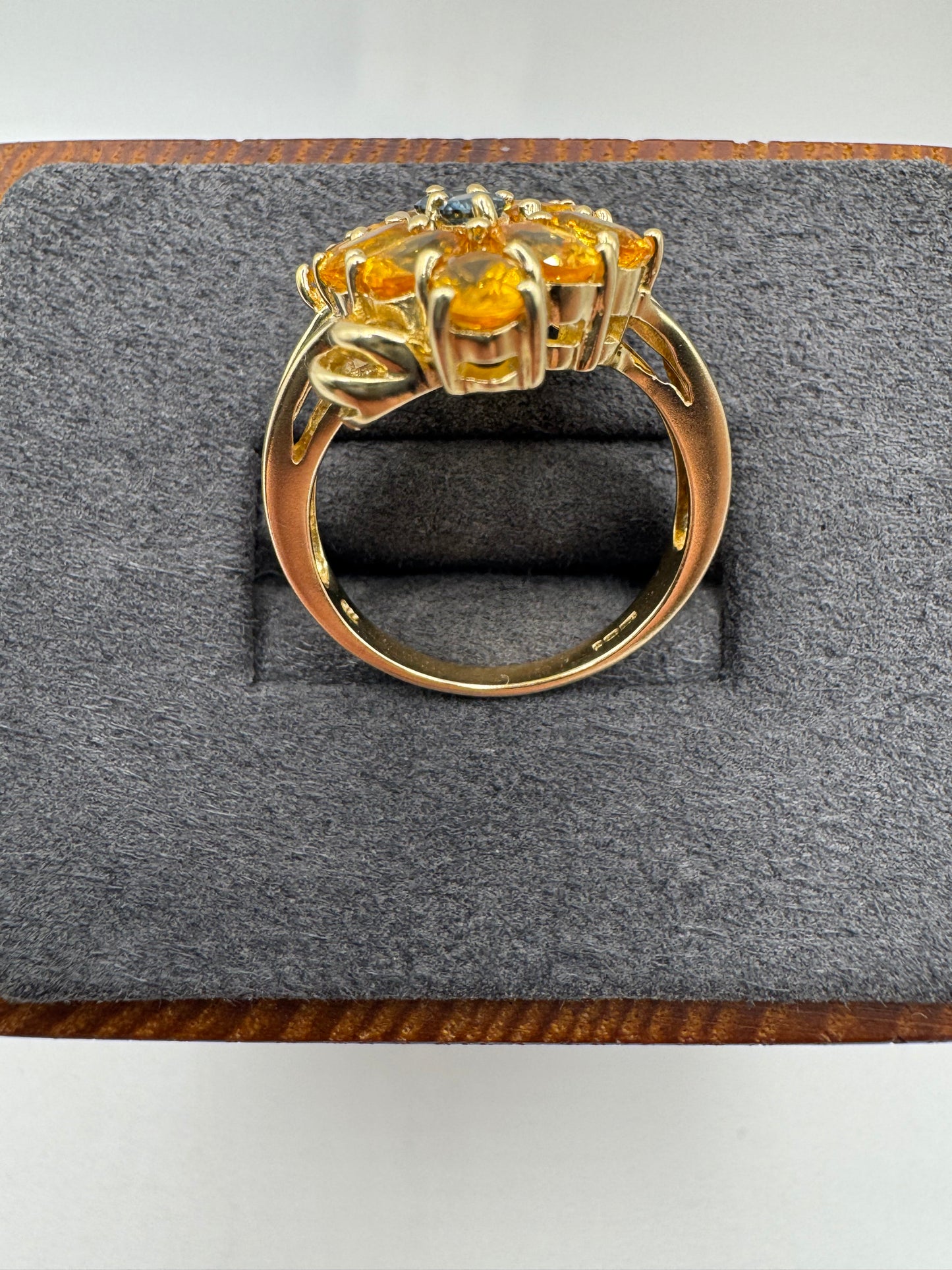 9ct gold sapphire cluster ring