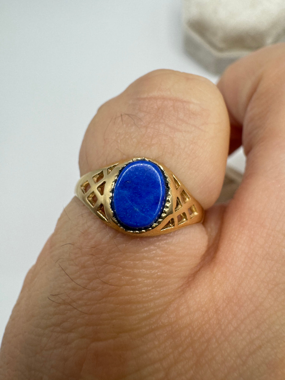 9ct gold lapis lazuli signet ring
