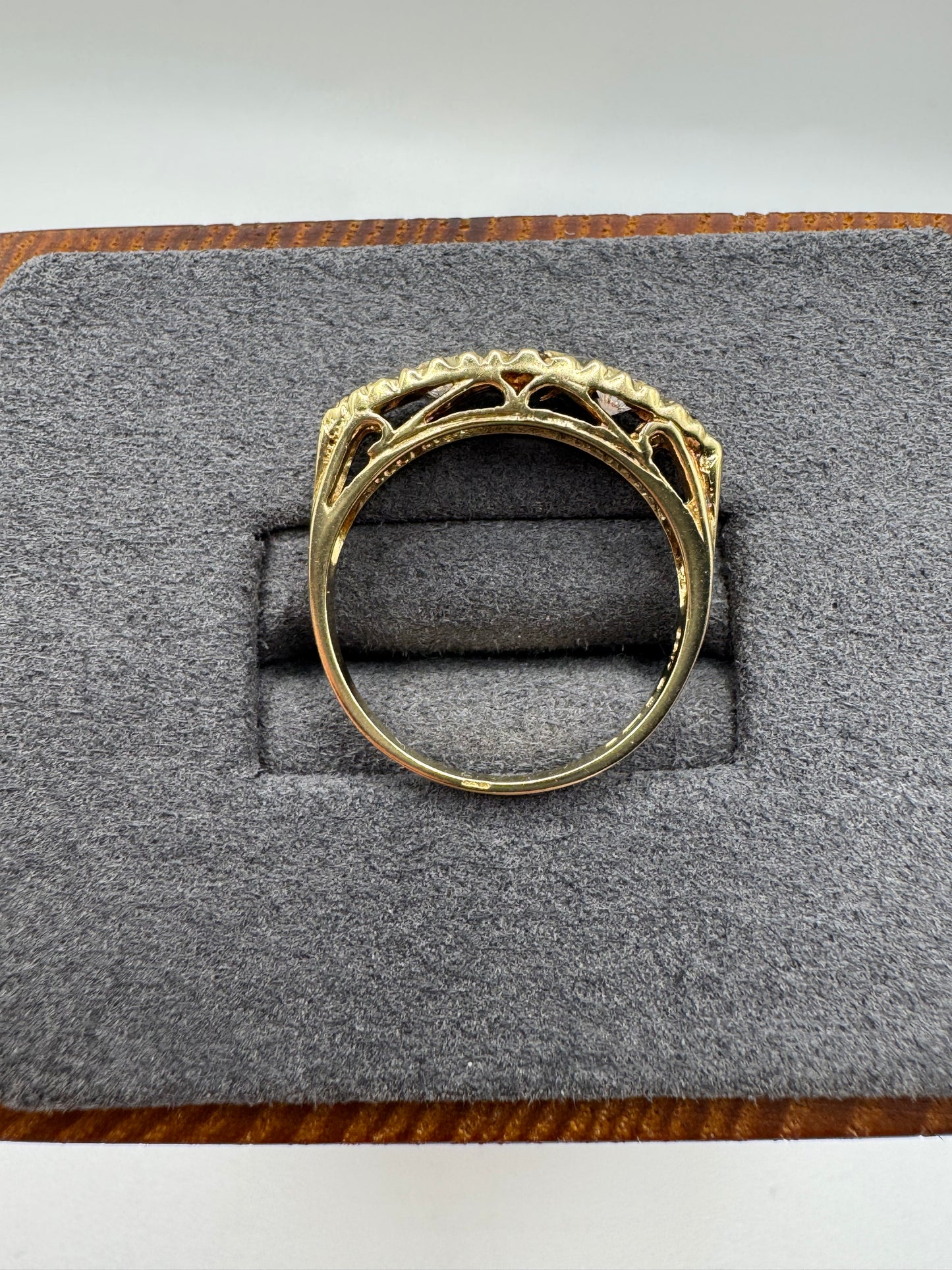 9ct gold sapphire and cz ring