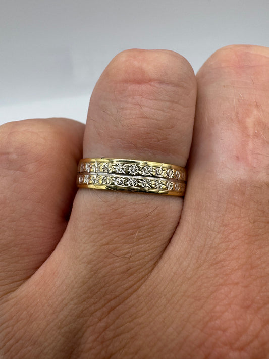 9ct gold patterned band