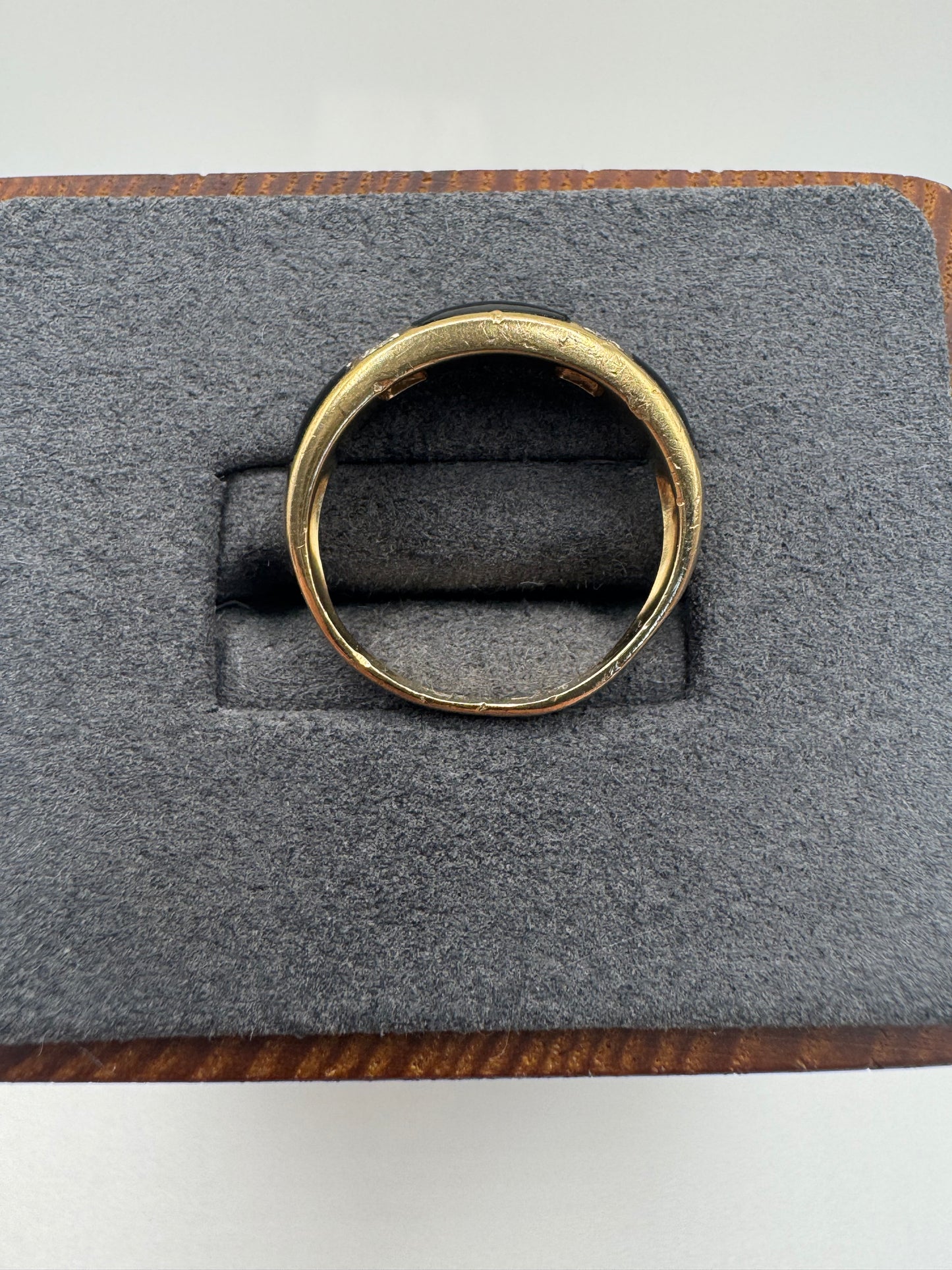 9ct gold onyx and diamond ring