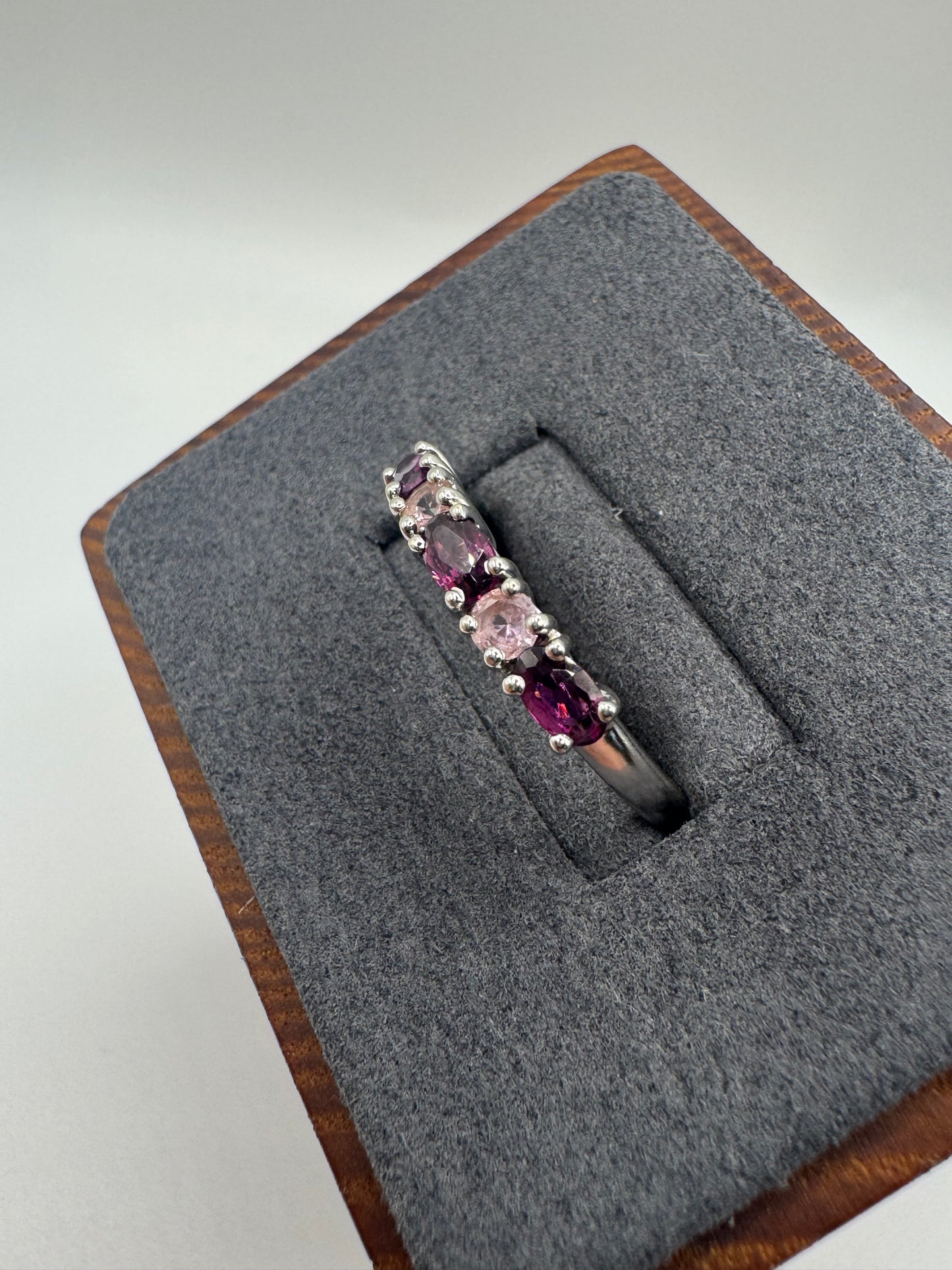9ct white gold almandine garnet and topaz ring