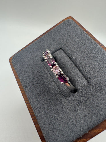 9ct white gold almandine garnet and topaz ring